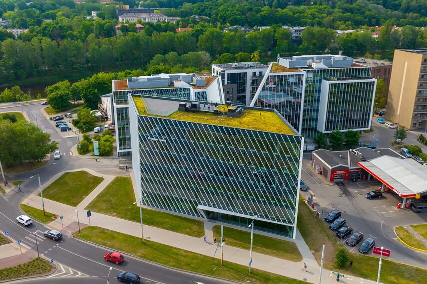 CW 50-HI Fachadas, MasterLine 8 HI Janelas e MasterLine 8-HI Portas - Sporto 16 localizado em Vilnius, Lituânia