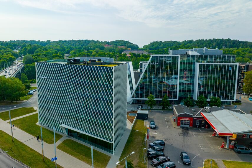 CW 50-HI Fachadas, MasterLine 8 HI Janelas e MasterLine 8-HI Portas - Sporto 16 localizado em Vilnius, Lituânia