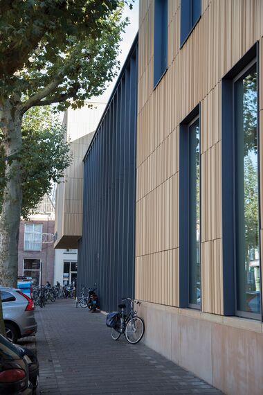 ConceptWall 50 Fachadas e ConceptSystem 77 Janelas - Deventer Library localizado em Deventer, Países Baixos