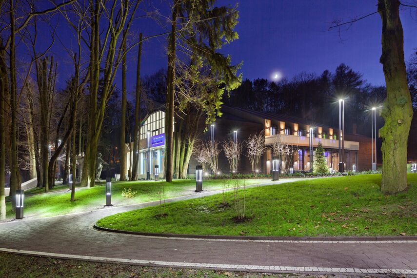 ConceptSystem 77 Janelas e CW 50-HI Fachadas - Park Art of Rest localizado em Lviv, Ucrânia