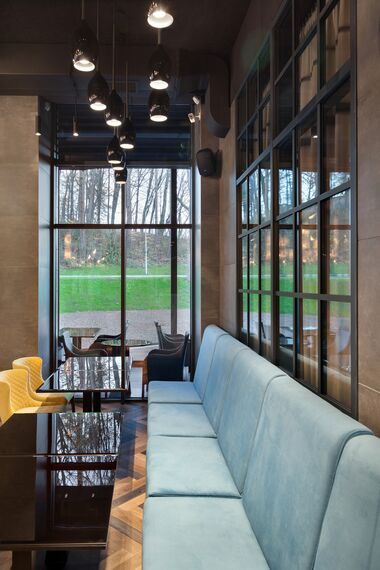 ConceptSystem 77 Janelas e CW 50-HI Fachadas - Park Art of Rest localizado em Lviv, Ucrânia