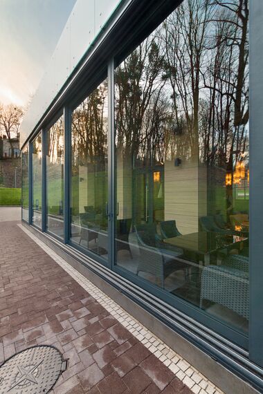ConceptSystem 77 Janelas e CW 50-HI Fachadas - Park Art of Rest localizado em Lviv, Ucrânia