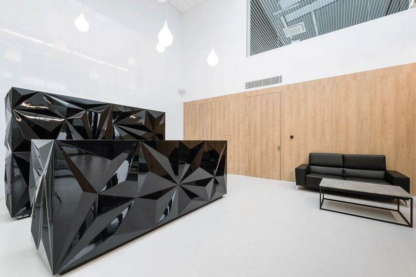 ConceptSystem 59Pa Janelas e CW 50-HI Fachadas - Pivexin Technology Headquarter localizado em Babice, Polónia