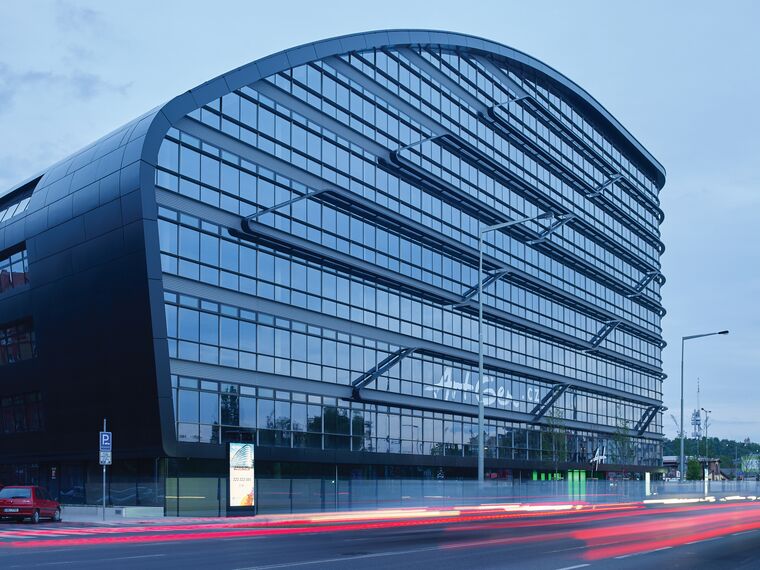 CS 86-HI (c) Sistemas cancelados e ConceptWall 50 Fachadas - Office building ArtGen localizado em Prague, República Checa