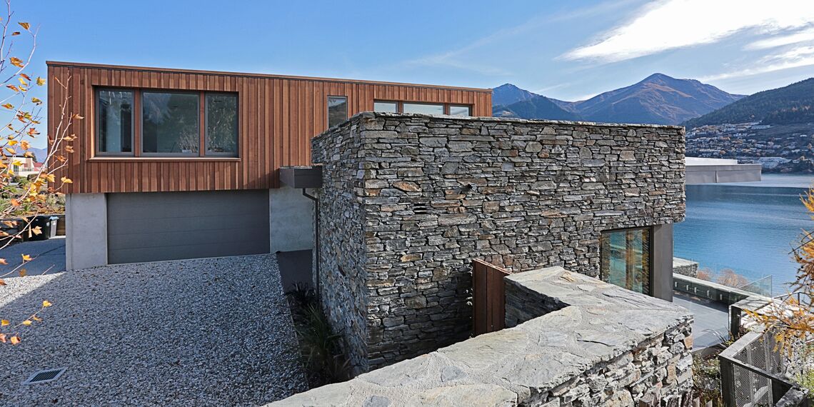 ConceptFolding 77 Correr e Harmónio e ConceptSystem 77 Janelas - Lago Wakatipu  localizado em Otago, Nova Zelândia