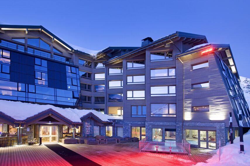 CW 60-Solar Fachadas - Hotel Altapura localizado em Val Thorens, França