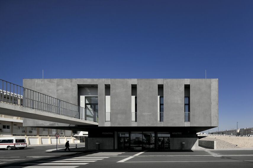 ConceptWall 50 Fachadas - Serviço de Emergência do Hospital localizado em Figueira da Foz, Portugal