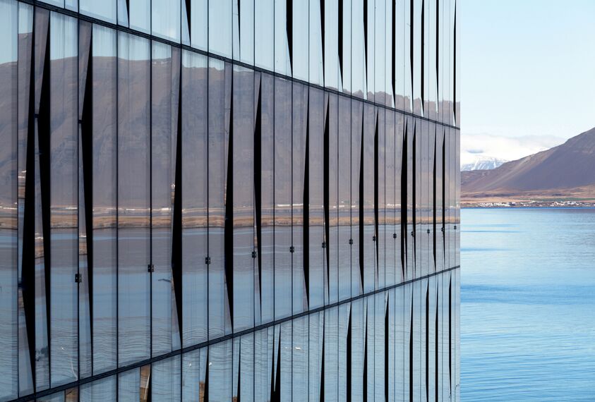 ConceptWall 86 Fachadas - Office building Höfdatorg localizado em Reykjavik, Islândia