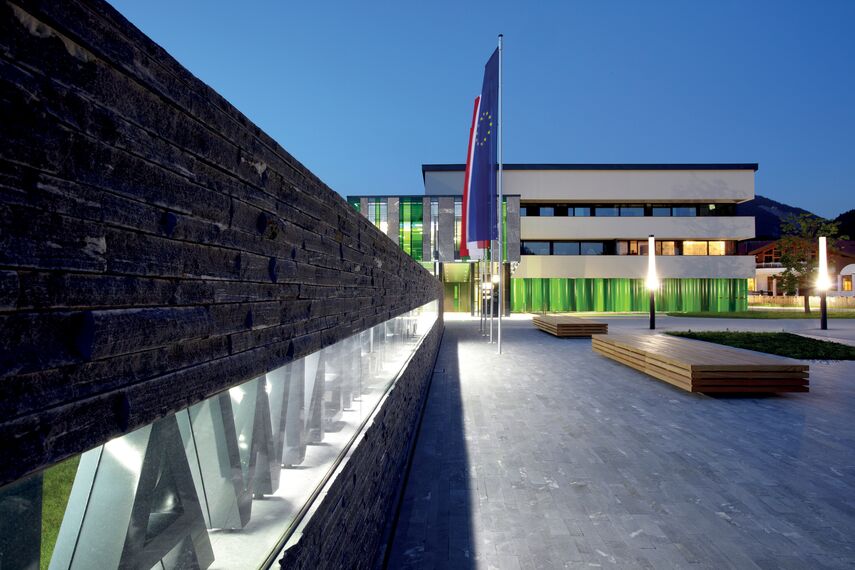 BriseSoleil 100 Sombreamento - Community centre Breitenwang Community Centre localizado em Breitenwang, Áustria