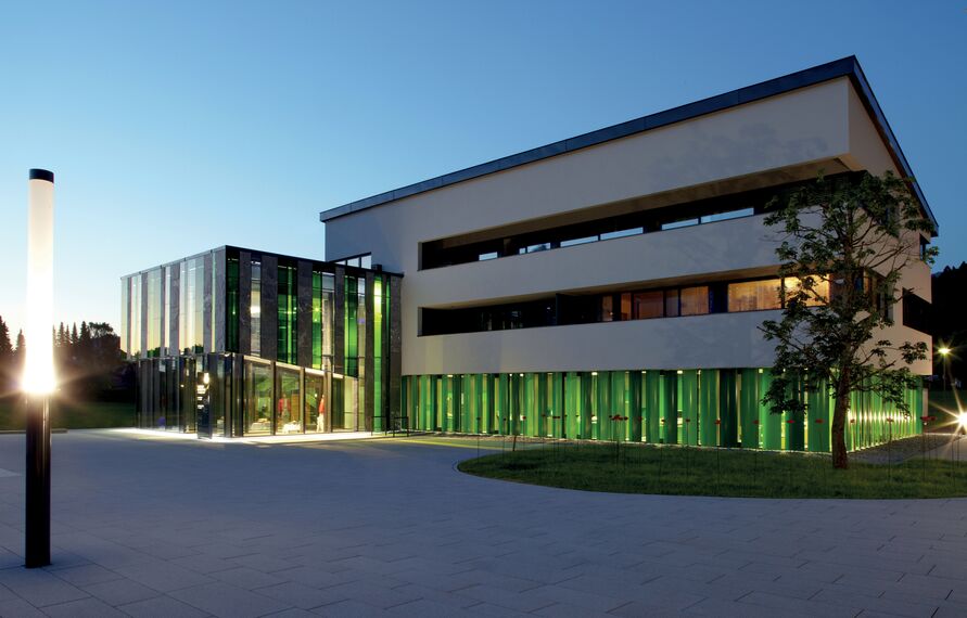 BriseSoleil 100 Sombreamento - Community centre Breitenwang Community Centre localizado em Breitenwang, Áustria