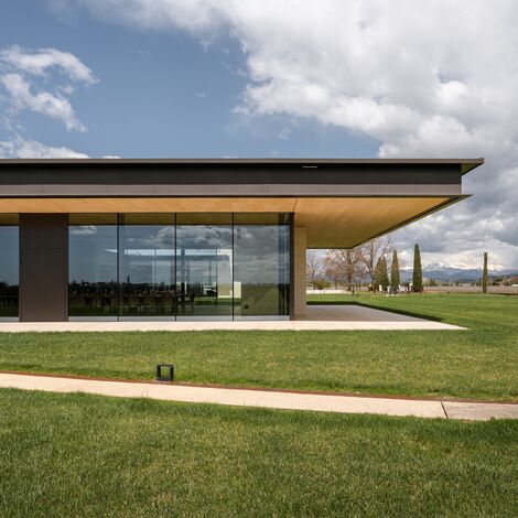 HiFinity Correr e Harmónio e ConceptPatio 155 Correr e Harmónio - Cantine Vie di Romans localizado em Gorizia, Itália