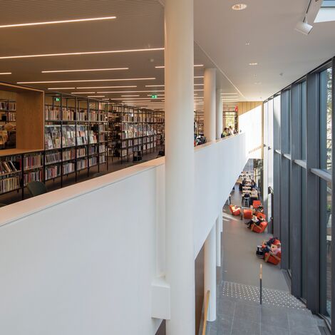 ConceptWall 50 Fachadas e ConceptSystem 77 Janelas - Library Deventer Library localizado em Deventer, nos Países Baixos