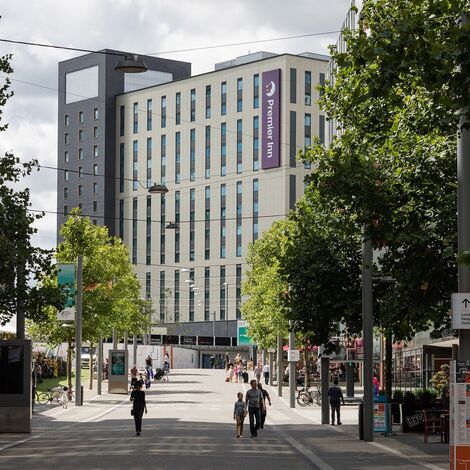 ConceptSystem 77 Janelas, ConceptSystem 77 Portas, CS 86-HI (c) Sistemas cancelados e ConceptWall 50 Fachadas - Wembley Park localizado em London, Reino Unido