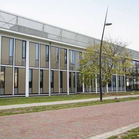 ConceptSystem 77 Portas, CW 50 Standard Fachadas, CW 50 Fachadas e CS 77 Hidden Vent Janelas - Office building Building N Hengelo localizado em Hengelo, nos Países Baixos