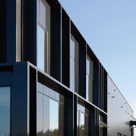 ConceptSystem 59Pa Janelas e CW 50-HI Fachadas - Pivexin Technology Headquarter localizado em Babice, Polónia
