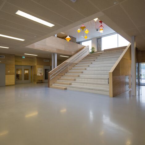 CS 38-SL Sistemas cancelados e SlimLine 38 Janelas - Boarding school Centro Escolar Zuidas localizado em Amsterdam, nos Países Baixos