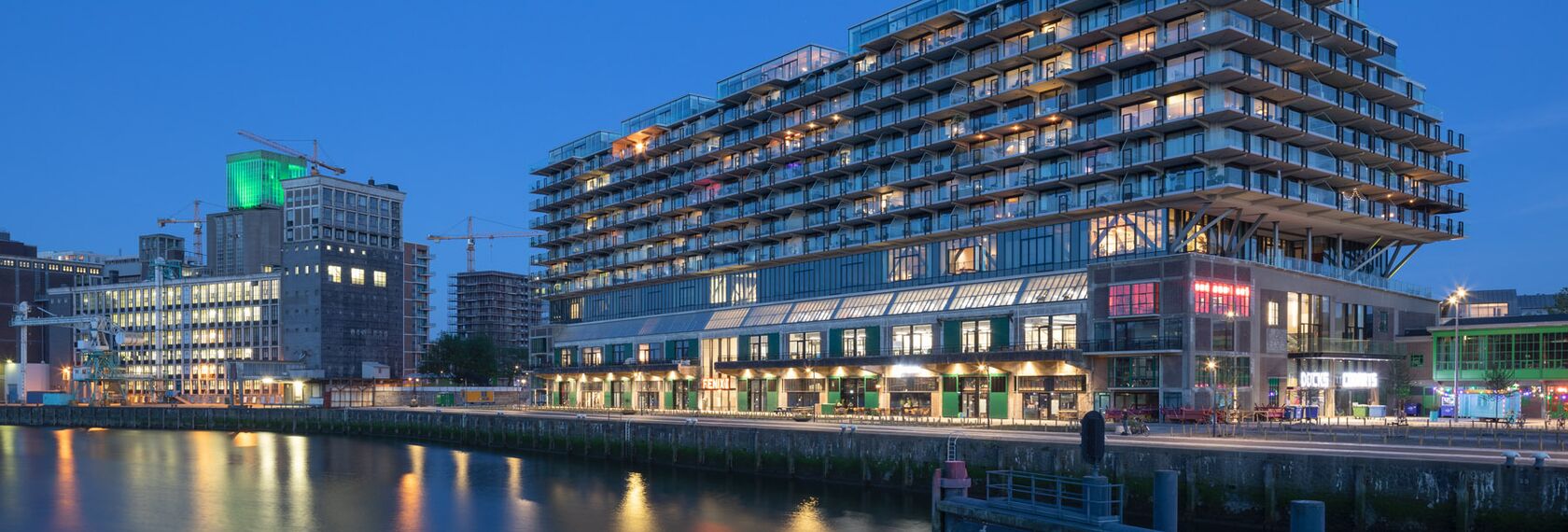 SlimLine 38 Janelas, ConceptSystem 77 Portas, ConceptPatio 130 Correr e Harmónio e ConceptWall 50 Fachadas - Fenix I Rotterdam localizado em Rotterdam, nos Países Baixos