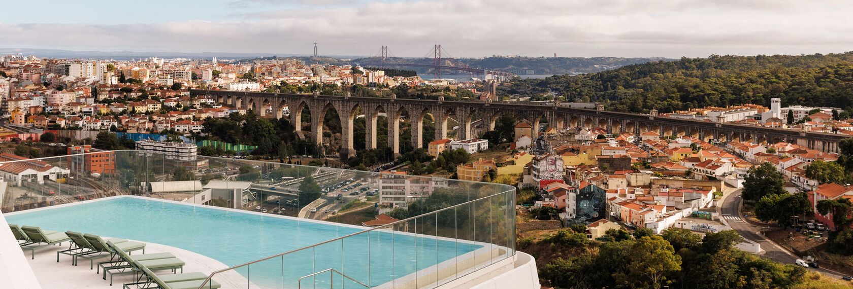 ConceptWall 60 Fachadas, ConceptSystem 77 Portas e CW 60 Hidden Vent Fachadas - Infinity localizado em Lisbon, Portugal