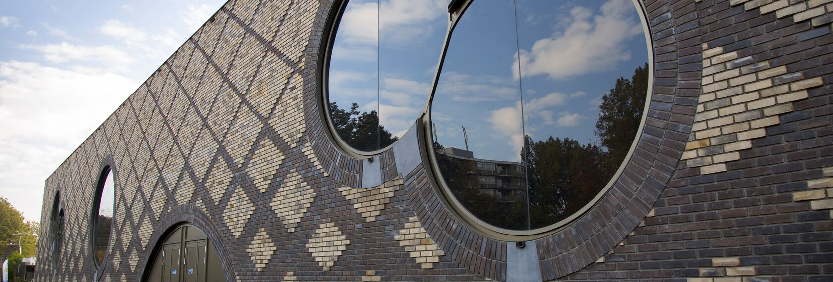 ConceptSystem 77 Portas, CS 77 Hidden Vent Janelas, CW 50 Standard Fachadas e CW 50 Fachadas - School KJC Heliomare & MFS Heemskerk localizado em Heemskerk, nos Países Baixos
