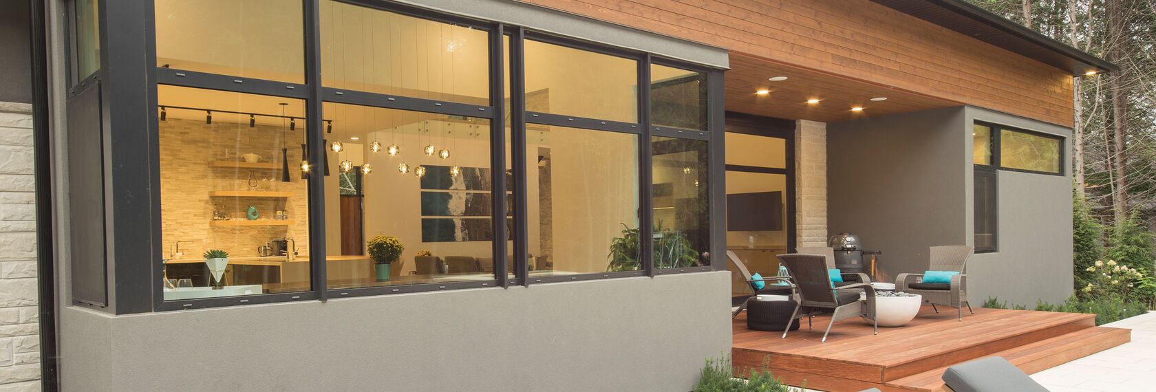 ConceptWall 50 Fachadas e ConceptSystem 77 Janelas - Forest View localizado emCanadá