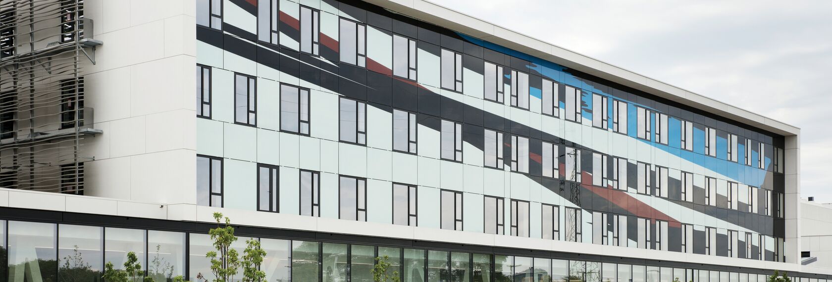 ConceptSystem 77 Janelas, BriseSoleil 100 Sombreamento e CS 77 Fire Proof Janelas - AZ Sint Maarten localizado em Mechelen, België