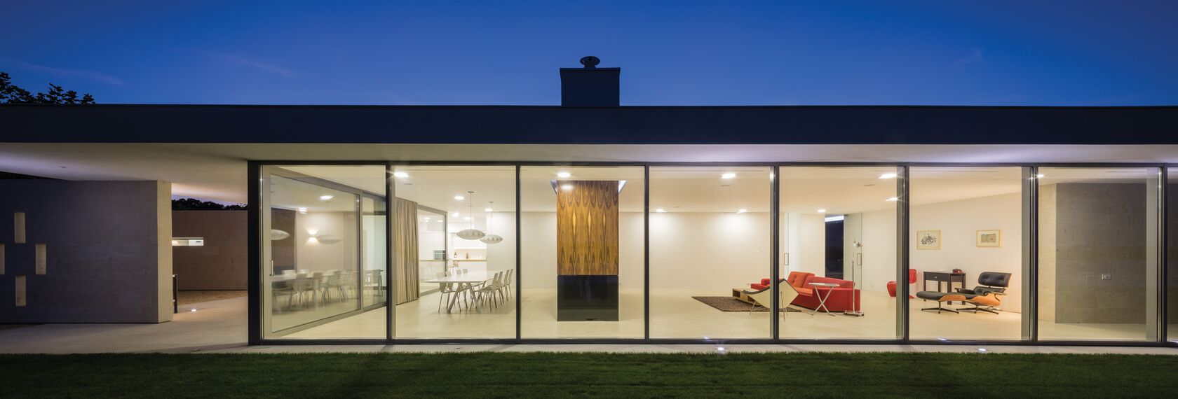 ConceptPatio 130 Correr e Harmónio, ConceptSystem 77 Janelas, ConceptSystem 77 Portas e ConceptWall 50 Fachadas - Villa Buftea localizado em Buftea, Roménia