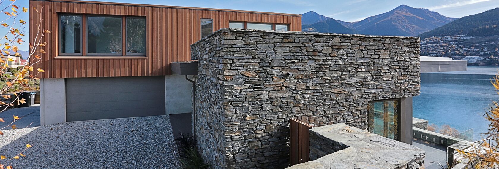 ConceptFolding 77 Correr e Harmónio e ConceptSystem 77 Janelas - Lago Wakatipu  localizado em Otago, Nova Zelândia