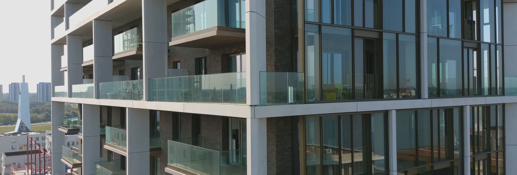 ConceptWall 60 Fachadas e MasterLine 8 HI+ Janelas - Scheldezicht localizado em Antwerp, België