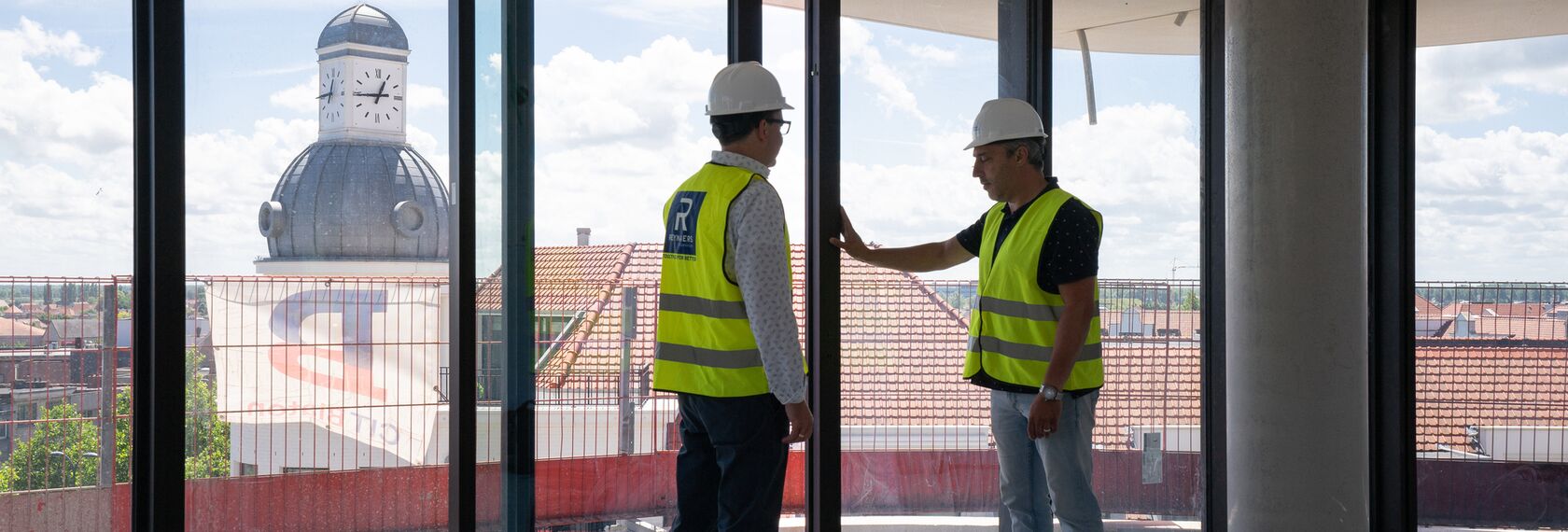 MasterPatio Correr e Harmónio e MasterLine 8 Janelas - Lake District Knokke localizado em Knokke-Heist, België