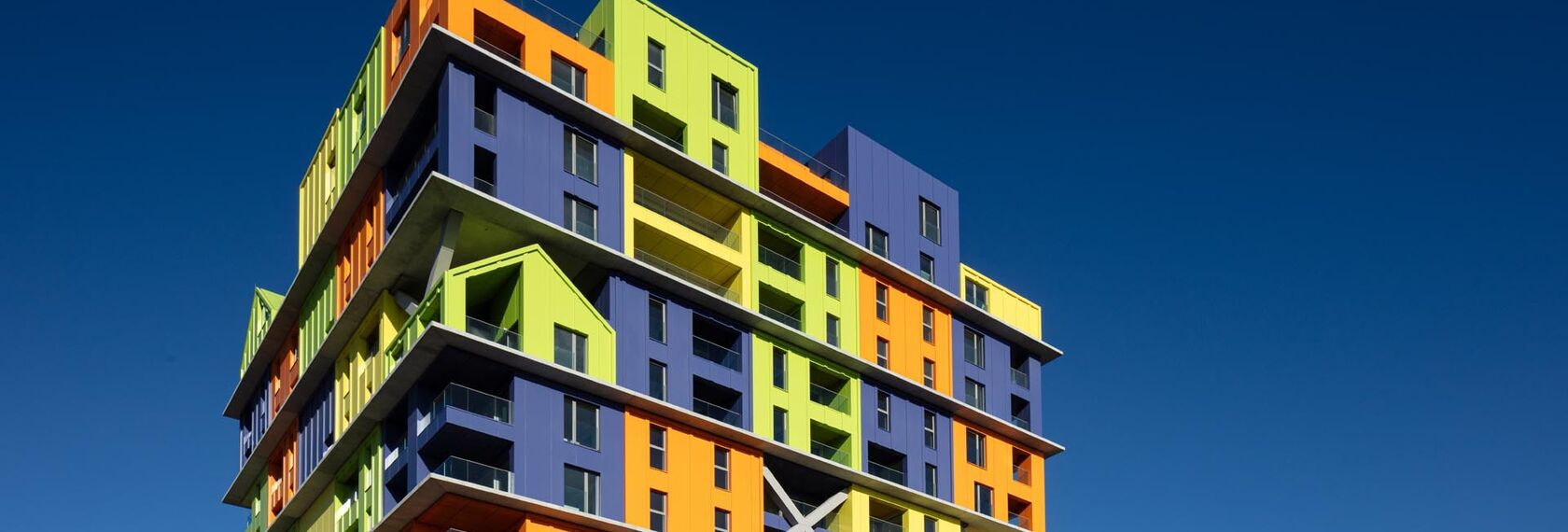 MasterLine 8 Janelas, MasterLine 8 Portas, ConceptWall 50 Fachadas e MasterPatio Correr e Harmónio - Hoost localizado em Knokke-Heist, België