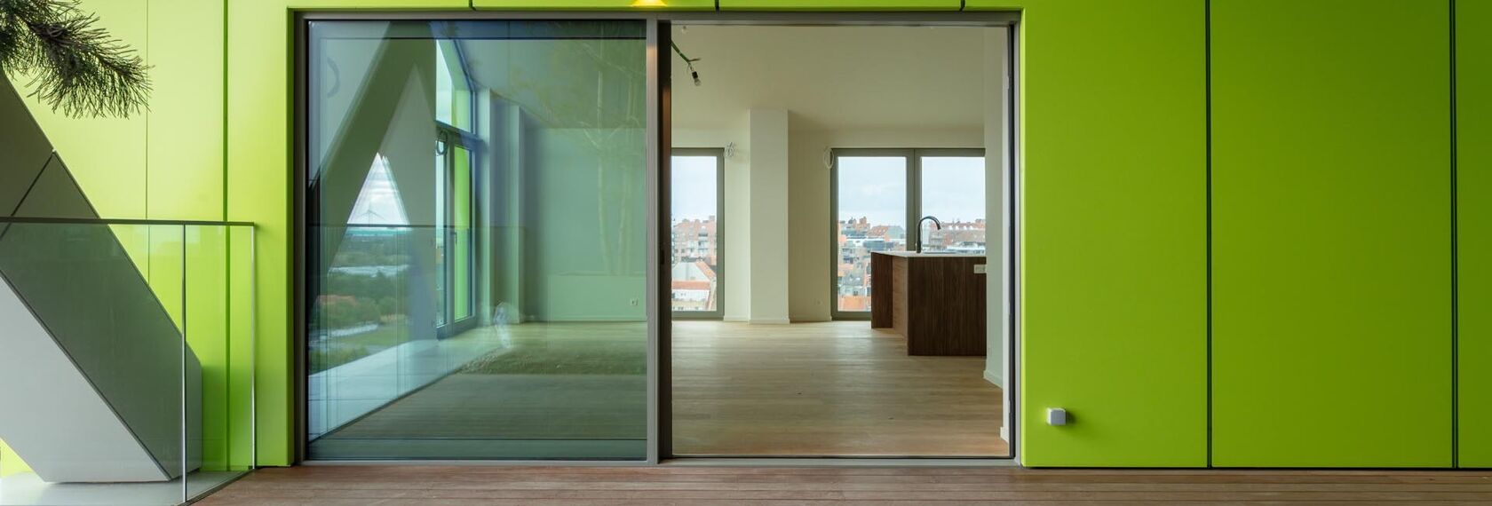 MasterLine 8 Janelas, MasterLine 8 Portas, ConceptWall 50 Fachadas e MasterPatio Correr e Harmónio - Hoost localizado em Knokke-Heist, België