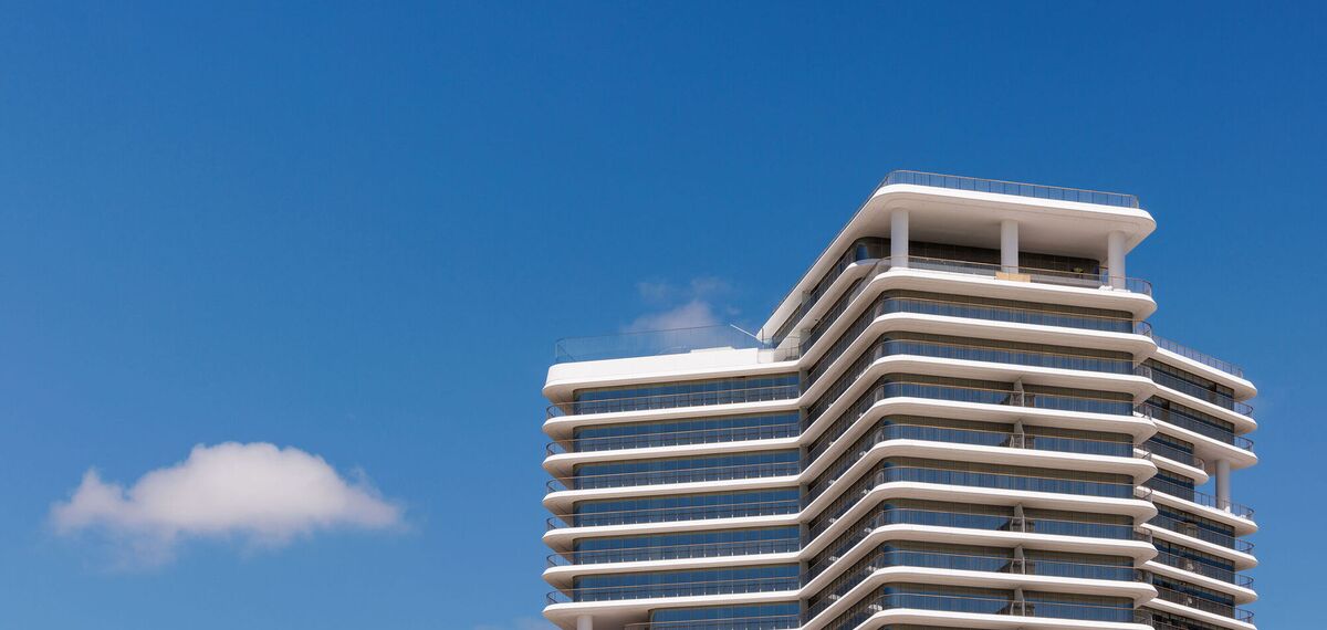 ConceptWall 60 Fachadas, ConceptSystem 77 Portas e CW 60 Hidden Vent Fachadas - Infinity localizado em Lisbon, Portugal