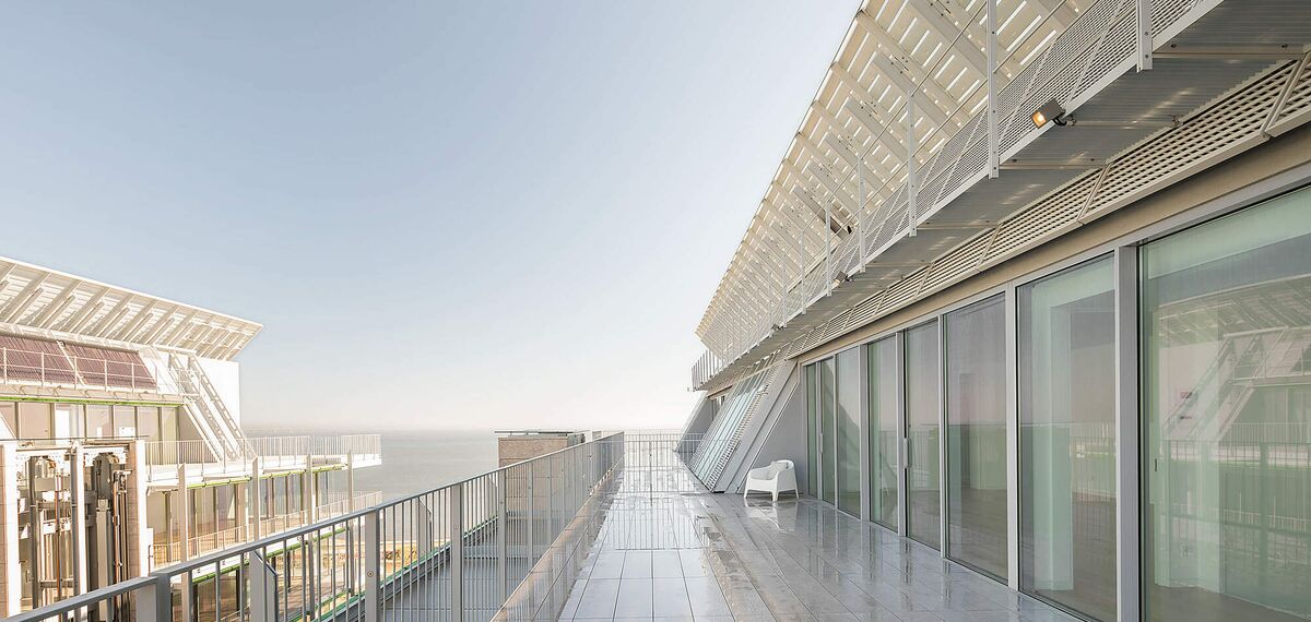 HiFinity Correr e Harmónio, ConceptSystem 59Pa Portas, ConceptWall 50 Fachadas e SlimLine 38 Ferro Janelas - Complexo de apartmentos Prata Riverside Village localizado em Lisbon, Portugal