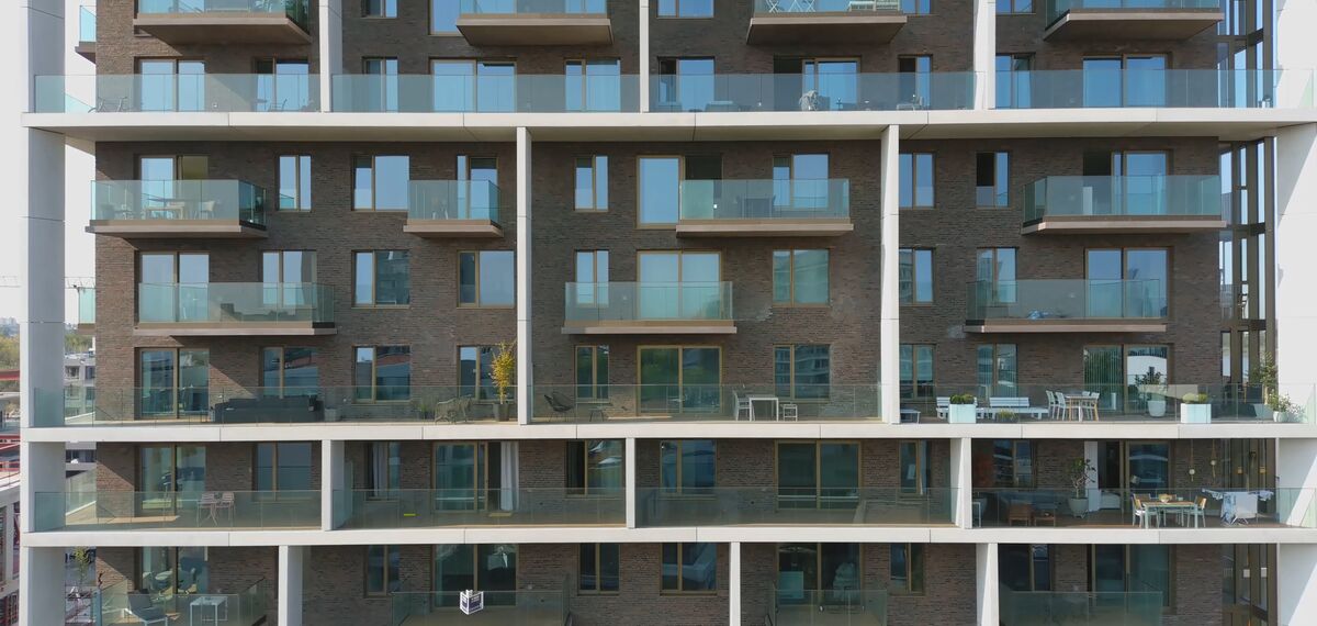 ConceptWall 60 Fachadas e MasterLine 8 HI+ Janelas - Scheldezicht localizado em Antwerp, België