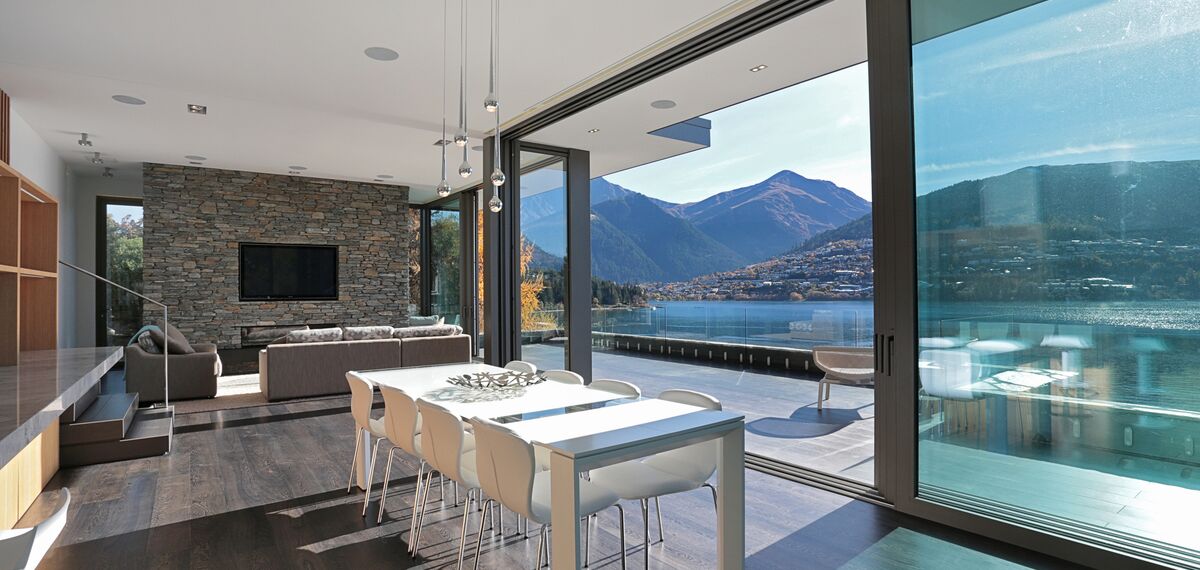ConceptFolding 77 Correr e Harmónio e ConceptSystem 77 Janelas - Lago Wakatipu  localizado em Otago, Nova Zelândia