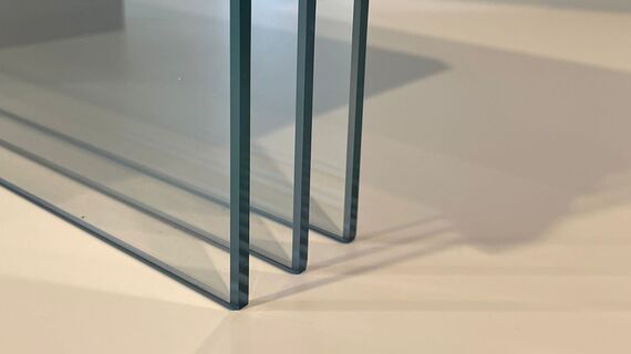 Triple glass in a curtain wall corner sample.