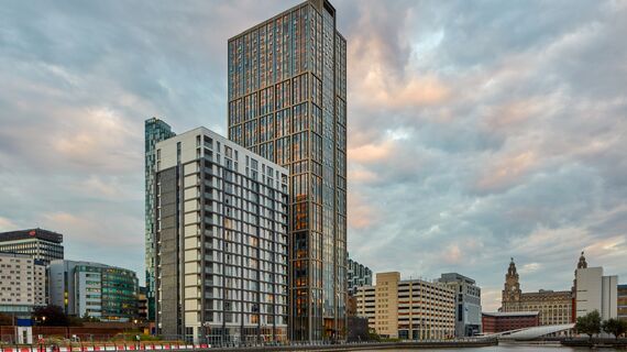 CW 65-EF Fachadas e ConceptSystem 77 Janelas - The Lexington localizado em Liverpool, Reino Unido
