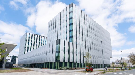 CW 65-EF Fachadas - ASML Building 3 localizado em Veldhoven, nos Países Baixos
