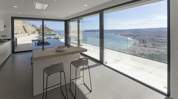 ConceptSystem 77 Janelas - House Villa Alicante localizado em Alicante, Espanha