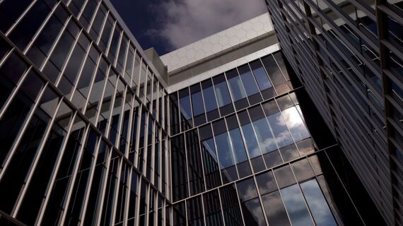 CI 45 Janelas, ConceptSystem 77 Portas, ConceptSystem 77 Janelas e CW 50-HI Fachadas - College/University National Centre  of Physical and Technological Sciences localizado em Vilnius, Lituânia