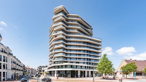 MasterPatio Correr e Harmónio e MasterLine 8 Janelas - Lake District Knokke localizado em Knokke-Heist, België