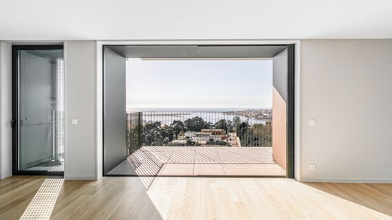 SlimPatio 68 Correr e Harmónio, SlimLine 38 Portas e SlimLine 38 Janelas - The Yard localizado em Vila Nova de Gaia, Portugal