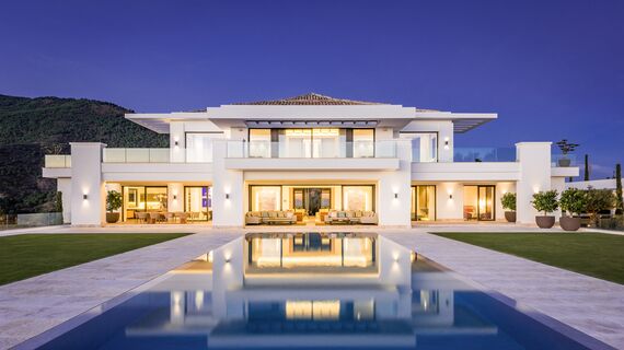 HiFinity Correr e Harmónio, ConceptSystem 77 Janelas e EcoSystem 50 Janelas - Heaven 11 localizado em Marbella, Espanha