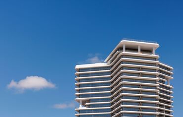 ConceptWall 60 Fachadas, ConceptSystem 77 Portas e CW 60 Hidden Vent Fachadas - Infinity localizado em Lisbon, Portugal