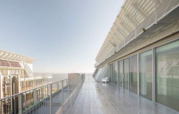 HiFinity Correr e Harmónio, ConceptSystem 59Pa Portas, ConceptWall 50 Fachadas e SlimLine 38 Ferro Janelas - Complexo de apartmentos Prata Riverside Village localizado em Lisbon, Portugal