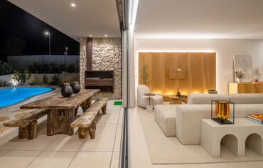 SlimPatio 68 Correr e Harmónio e MasterLine 8 Janelas - Lagoon Village localizado em Óbidos, Portugal