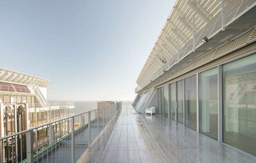 HiFinity Correr e Harmónio, ConceptSystem 59Pa Portas, ConceptWall 50 Fachadas e SlimLine 38 Ferro Janelas - Complexo de apartmentos Prata Riverside Village localizado em Lisbon, Portugal