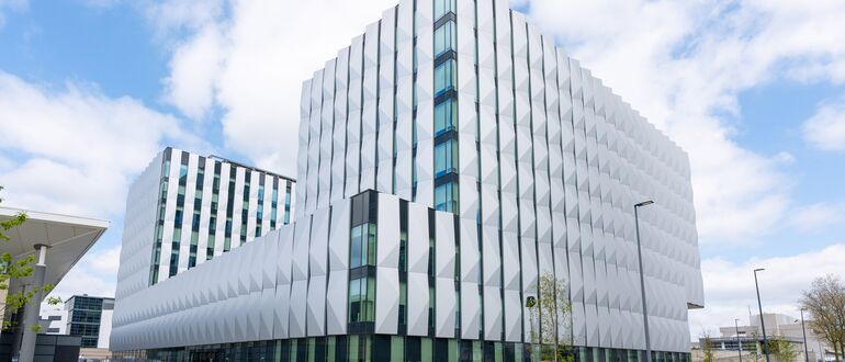 CW 65-EF Fachadas - ASML Building 3 localizado em Veldhoven, nos Países Baixos