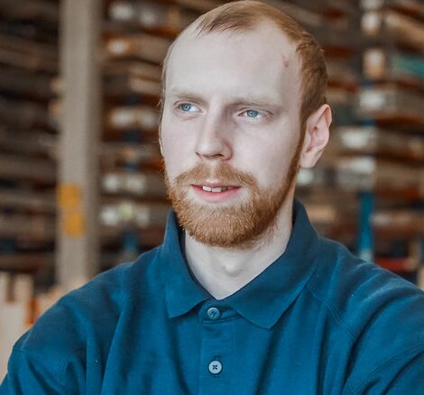 Portrait photograph of Kevin Criel, Junior Warehouse Order Picker at Reynaers Aluminium.